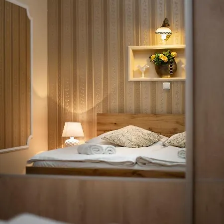 Apartament Fuksja Apartment *